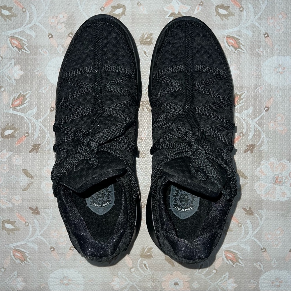 Nike LeBron All Black Men's Sneakers Size 10 New No Box